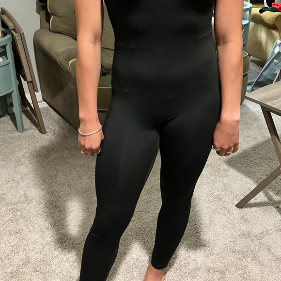Black One Shoulder Jumpsuit - Picture 4 of 10
